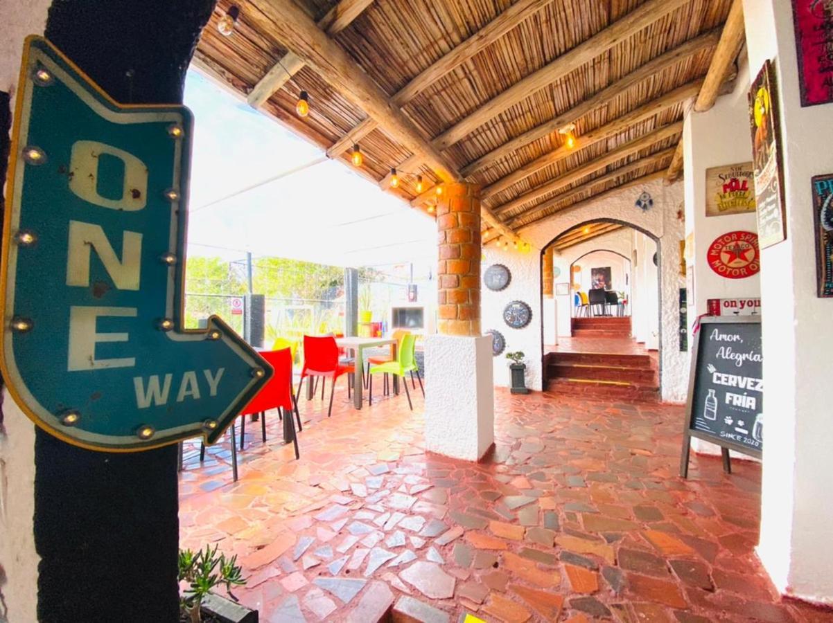 Club Aviva Guatavita - Hostel - Restaurante, Disco & Bar Екстер'єр фото