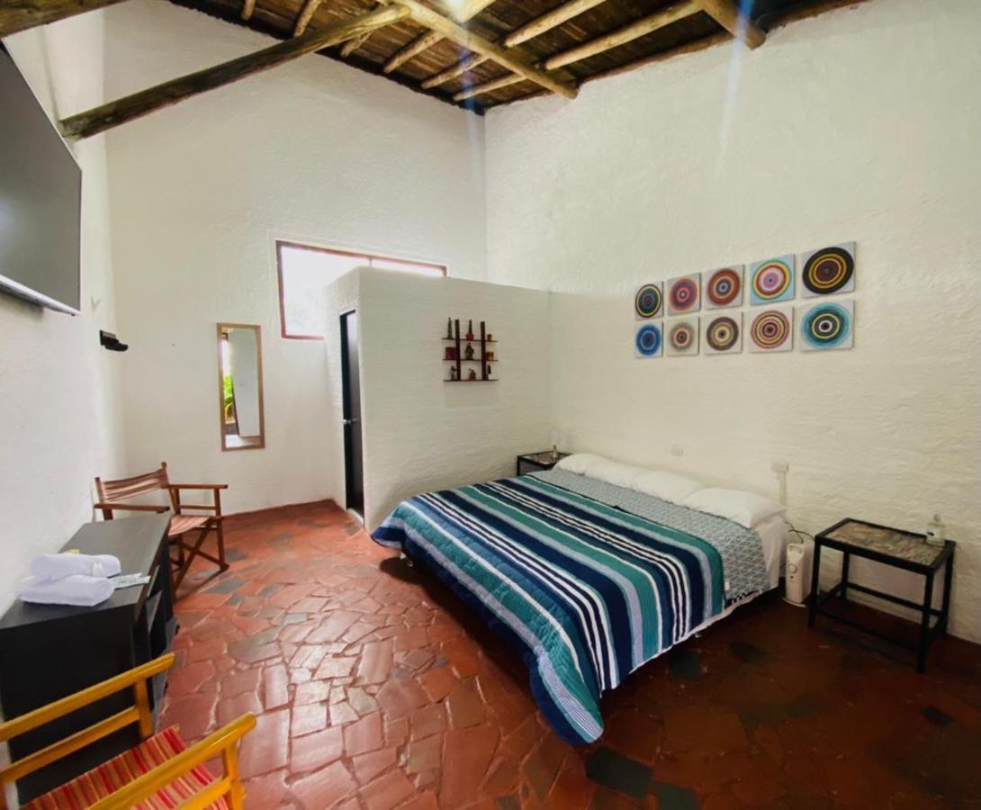Club Aviva Guatavita - Hostel - Restaurante, Disco & Bar Екстер'єр фото