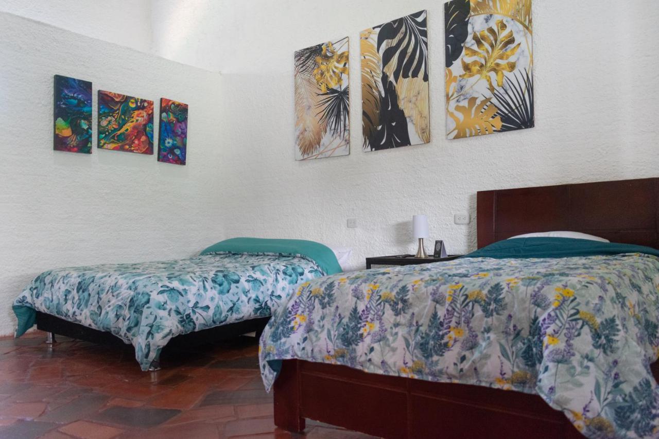 Club Aviva Guatavita - Hostel - Restaurante, Disco & Bar Екстер'єр фото