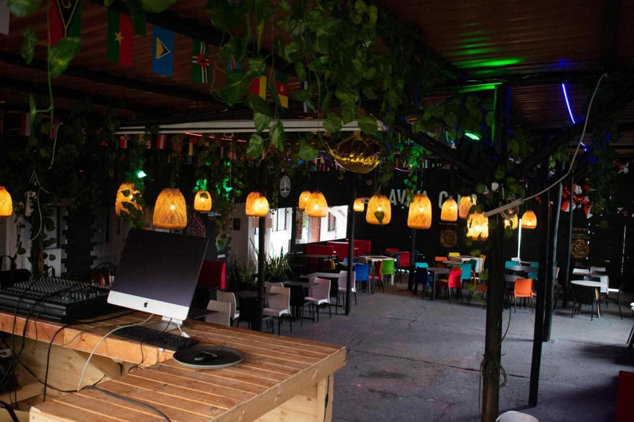 Club Aviva Guatavita - Hostel - Restaurante, Disco & Bar Екстер'єр фото